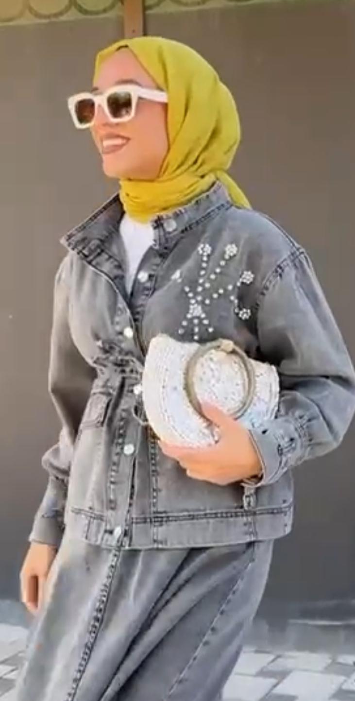 Ensemble en jean gris 2 pièces - jupe et veste perlée