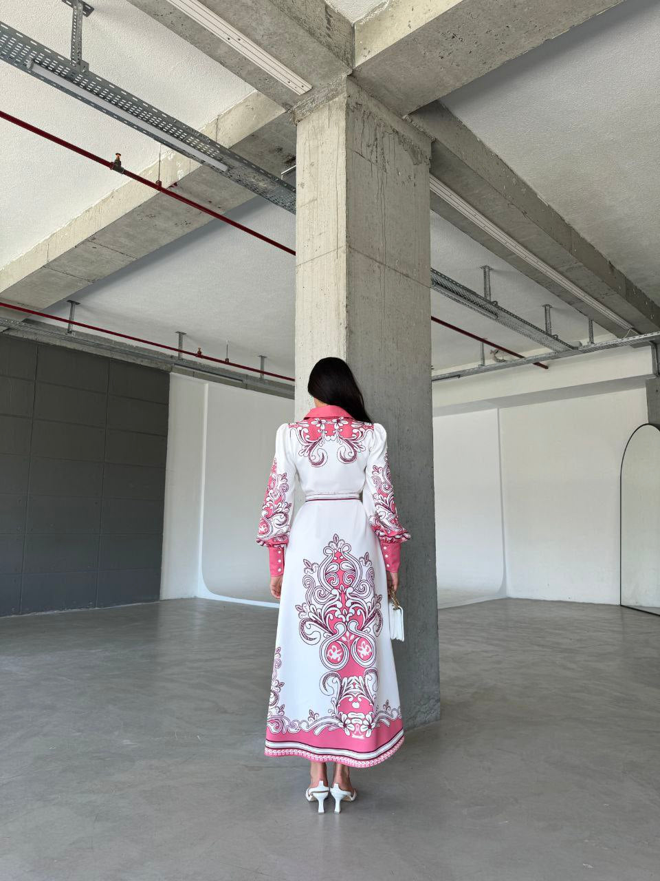 Robe Chemise Longue Imprimée Rose avec Sa Ceinture