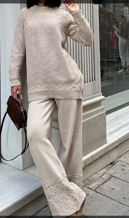 Ensemble d'hiver beige, effet broderie