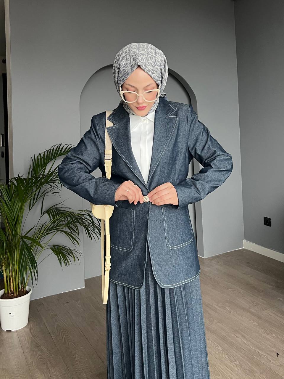 Ensemble blazer avec sa jupe longue plissée