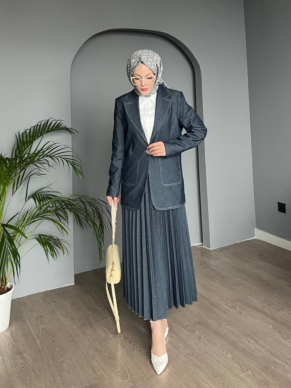 Ensemble blazer avec sa jupe longue plissée