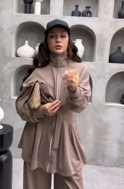 Ensemble Jogging Taupe avec Ceinture